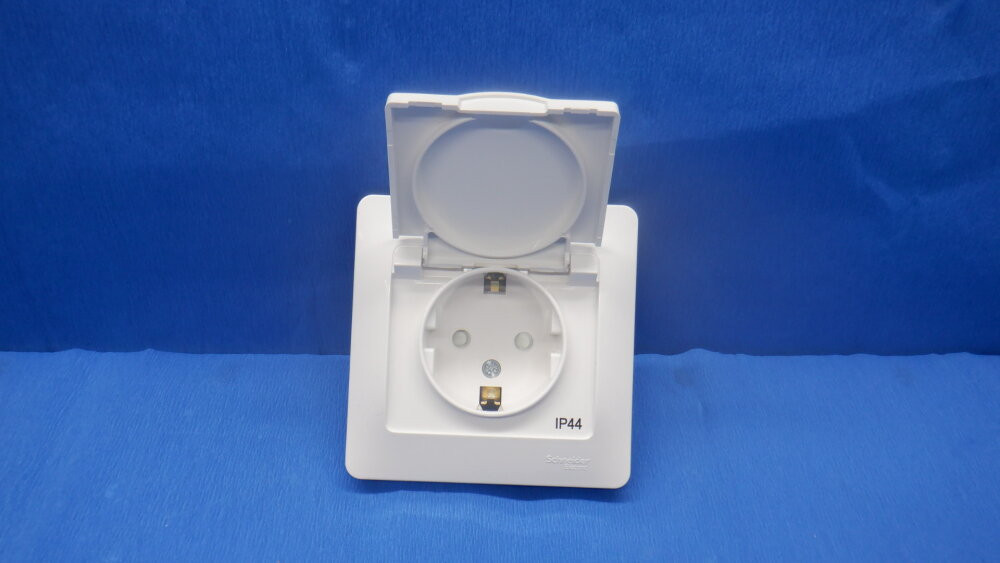 Розетки скрытого монтажа