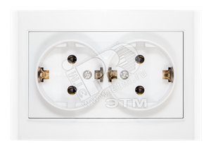 Розетка Бриллиант двойная с заземлением белая (UNIVersal) 7947533