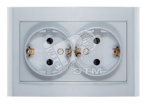 Розетка Бриллиант двойная с заземлением с защитной шторкой серебро (UNIVersal) 7949797