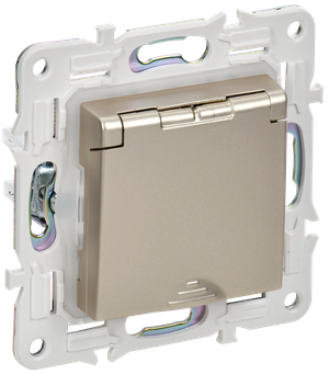 SKANDY Розетка 1-местная с заземлением с защитными шторками и крышкой 16А IP44 SK-R11Sh шампань IEK (IEK) SK-R16-16-44-K37
