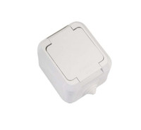 Розетка с крышкой белая в сборе брызгозащищенная IP44 (Makel) 18304