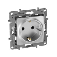 Розетка 1-местная с заземлением с защитными шторками 16А алюминий ETIKA (IEK) 672422