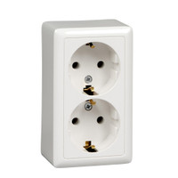 ХИТ Розетка двойная наружная белая с заземлением без шторок изолирующая пластина 16А 250В (Systeme Electric) RA16-238I-B