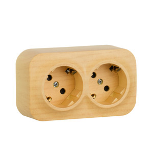 Розетка 2-местная для открытой установки с заземлением с защитными шторками с предварительным подключением 16А дерево QUTEO (IEK) 782287