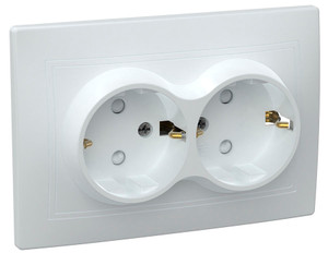 KVARTA Розетка 2-местная с заземлением с защитными шторками 16А РСш12-3-КБ белый GENERICA (IEK) ERK21-K01-16-DM