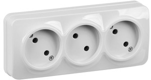 GLORY Розетка трехместная наружная без заземления белая (IEK) ERH30-K01-10