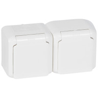 Quteo Розетка двойная с заземлением со шторками наружная IP44 белая (Legrand/Daccord) 782323