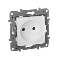 Розетка 1-местная без заземления без защитных шторок 16А белый ETIKA (IEK) 672220