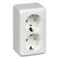 ЭТЮД Розетка двойная наружная с заземлением со шторками белая (Systeme Electric) PA16-008B