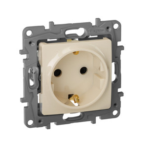 Розетка 1-местная с заземлением с защитными шторками 16А слоновая кость ETIKA (IEK) 672322