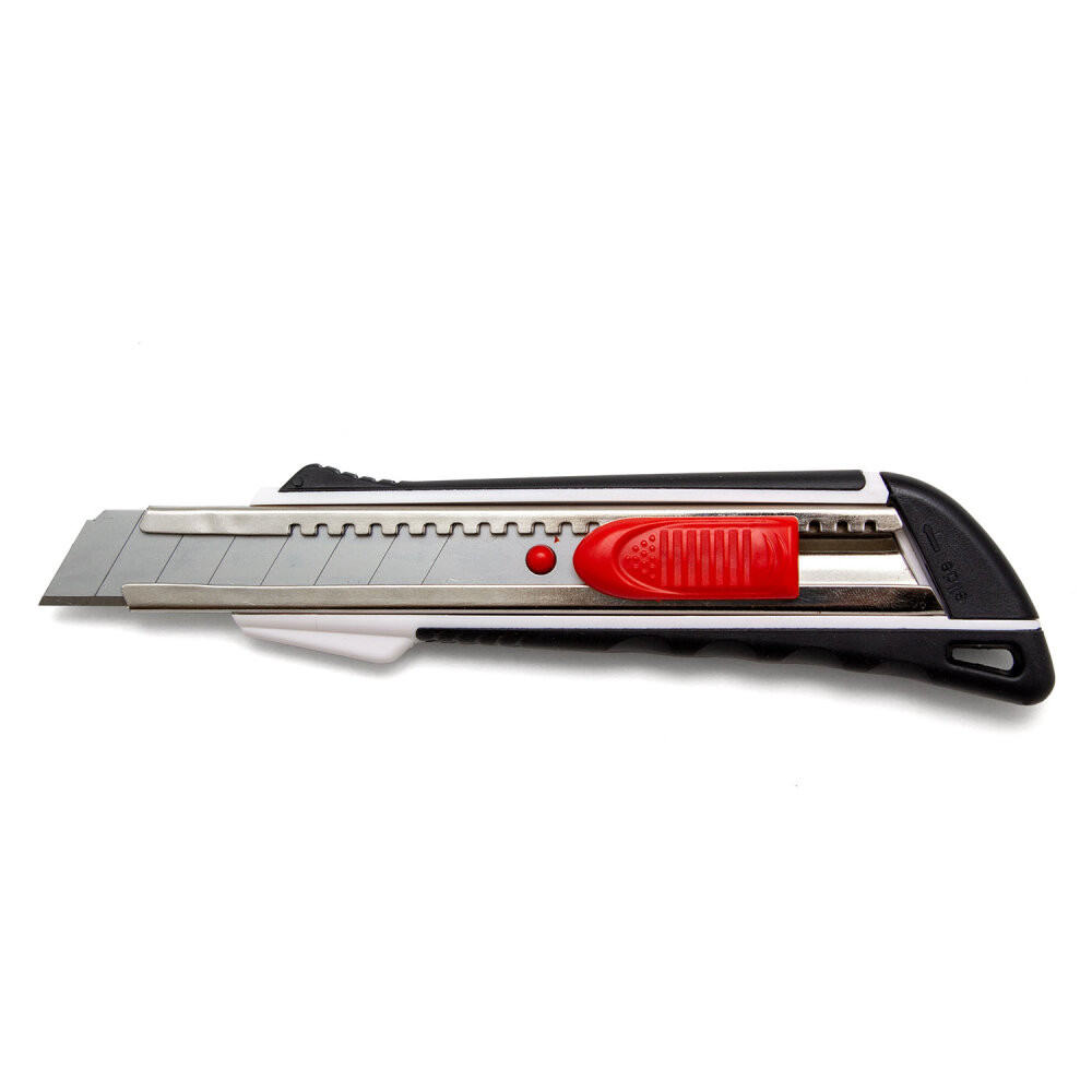 Нож сегментированный прорезиненный 18 мм Auto lock (Vira) 831313