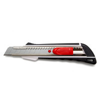 Нож сегментированный прорезиненный 18 мм Auto lock (Vira) 831313