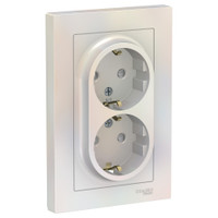 Розетка ATLASDESIGN двойная с заземлением со шторками 16А в сборе жемчуг (Systeme Electric) ATN000426