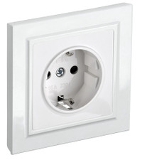 BRITE Розетка с заземлением с защитными шторками 16А в сборе РСР14-1-0-БрБ белый (IEK) BR-R14-16-K01-F