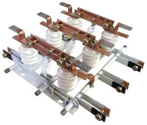 Разъединитель РВЗ-10/630-III в комплекте с приводами и вилками (ЗАВОД ИНТЕГРАЛ)