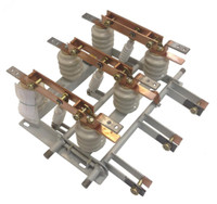 Разъединитель РВЗ-10/630-II в комплекте с приводами и вилками (ЗАВОД ИНТЕГРАЛ) 9967120